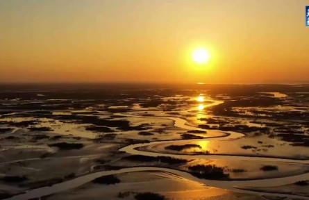 大河奔涌，奏響新時(shí)代澎湃樂章——習(xí)近平總書記考察黃河入口及座談會紀(jì)實(shí)