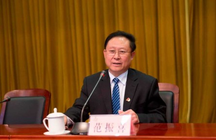 全國(guó)道德模范提名獎(jiǎng)獲得者范振喜：“農(nóng)民鐵書記”34年踐諾 將窮山村建成“明珠”