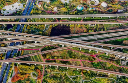 河南：創(chuàng)新智造挺起“中部脊梁” 打造5G時(shí)代中國(guó)新糧倉(cāng)