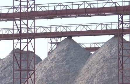 新疆兵團(tuán)：農(nóng)資企業(yè)生產(chǎn)忙 春耕春播有保障