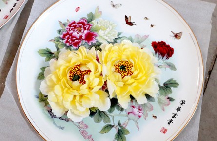 山東省菏澤市：讓牡丹在瓷器上“綻放” 奮力延長(zhǎng)牡丹產(chǎn)業(yè)鏈