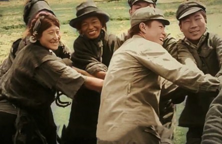 格?；ㄩ_！珍貴影像上色修復，看西藏百萬農奴站起來?