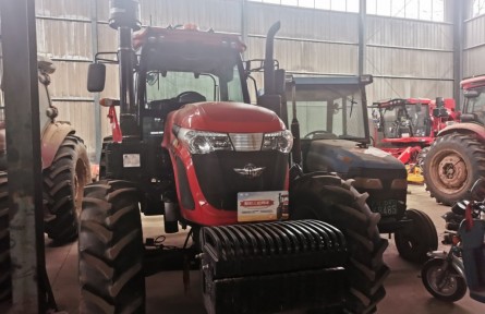 山東滕州“新農(nóng)人”田間地頭“玩轉(zhuǎn)”5G新農(nóng)機(jī)