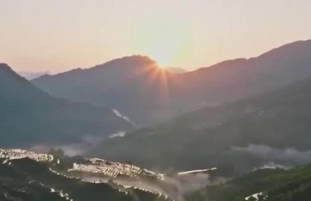 大美中國(guó)（2022年4月4日）