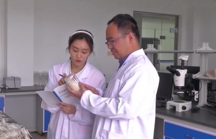 “中國(guó)青年五四獎(jiǎng)?wù)隆鲍@得者周雷：努力為中國(guó)水稻裝上“中國(guó)芯”