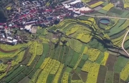 中宣部“中國這十年”系列新聞發(fā)布會舉行 中國經(jīng)濟實力邁上一個大臺階