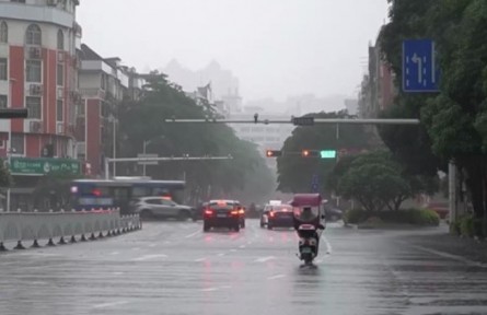 針對(duì)南方地區(qū)進(jìn)入主汛期情況 自然資源部派出66名專家支持基層地質(zhì)災(zāi)害防御