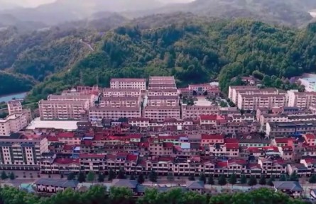 【沿著總書(shū)記的足跡】奮楫篤行踐初心 三秦大地譜新篇