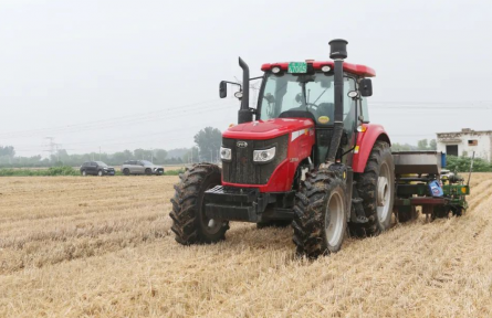 北斗導(dǎo)航保豐收，北京順義“三夏”生產(chǎn)開(kāi)啟科技模式