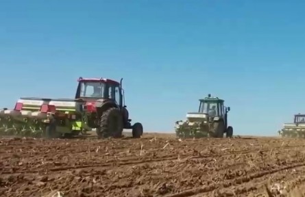 自然資源部：開(kāi)展黑土耕地調(diào)查 嚴(yán)格管護(hù)