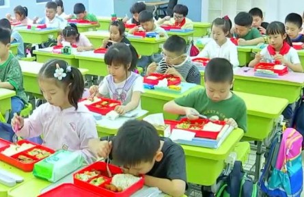 江蘇泰州：開展中小學(xué)校集體用餐配送“一碼清”