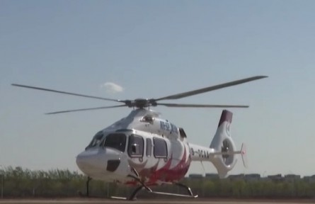 天津：國(guó)產(chǎn)新型直升機(jī)AC332首飛成功