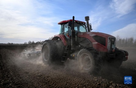 內(nèi)蒙古通遼春耕進(jìn)行時