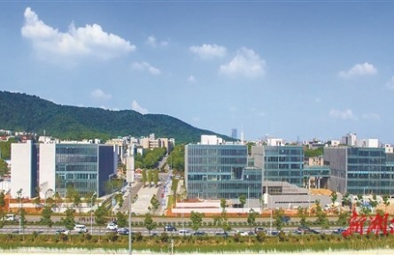 高?？萍汲晒?，如何從“書架”就近上“貨架”