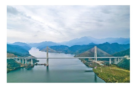 綜合立體交通網(wǎng)加快完善 3461個抵邊自然村全部實(shí)現(xiàn)通郵