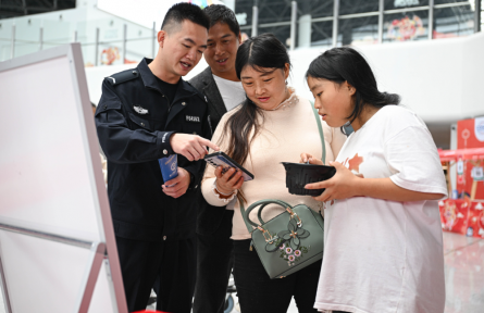 立法快速響應(yīng)機制 quick-response mechanism for legislation