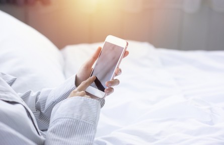 手機放枕邊有輻射嗎？