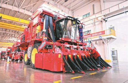 新疆兵團(tuán)六師：奮楫破浪再揚帆 亮劍之師啟新程