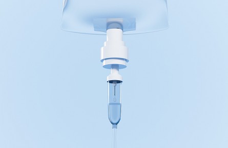 辟謠|感冒時(shí)，輸液會(huì)比吃藥好得更快？