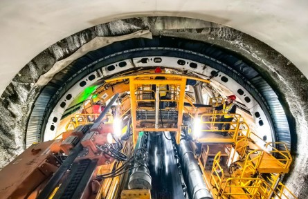 干字當(dāng)頭 破浪前進——2025年中國經(jīng)濟開局述評