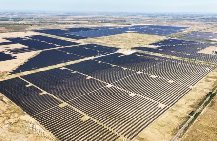 從生態(tài)治沙到產(chǎn)業(yè)治沙——一個沙漠縣的生態(tài)治理變遷