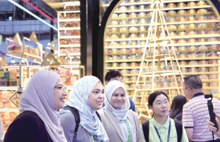 多國特色農(nóng)食產(chǎn)品亮相消博會(huì) 共繪全球消費(fèi)新圖景