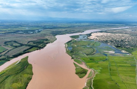 寧夏銀川：黃河兩岸生態(tài)美