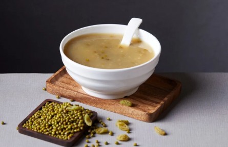 辟謠|吃藥時(shí)不能喝綠豆湯，會(huì)“解藥”？