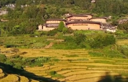 特色賞秋帶動旅游市場持續(xù)火熱