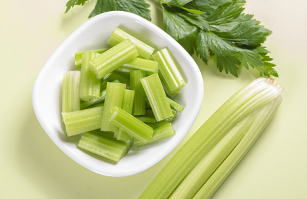 辟謠|吃“光敏性食物”會(huì)讓皮膚更容易變黑？