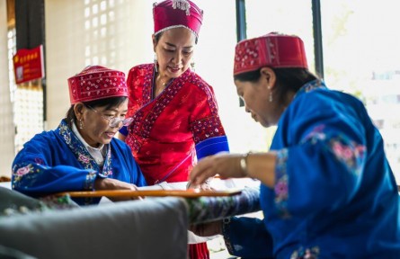 2025“三農(nóng)”成績單|“村”潮澎湃生機旺 新風拂面暖民心