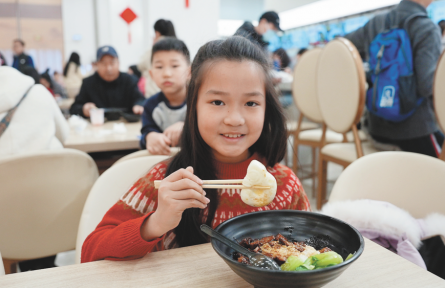 遼寧文化長廊|“玉豬龍饅頭”春節(jié)熱銷3200多個，國寶“蒸”火了！