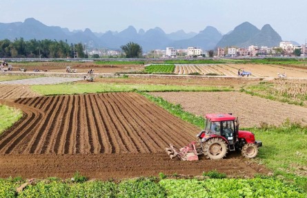 第二輪土地承包到期后再延長(zhǎng)30年試點(diǎn)工作 pilot work to extend rural land contracts by an additional 30 years upon the ex