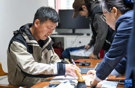 “田保姆”上崗，萬畝農(nóng)田“點(diǎn)單”種