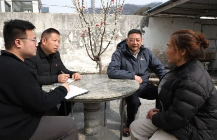 江蘇省灌云縣：村里來(lái)了“銀雁幫扶團(tuán)”