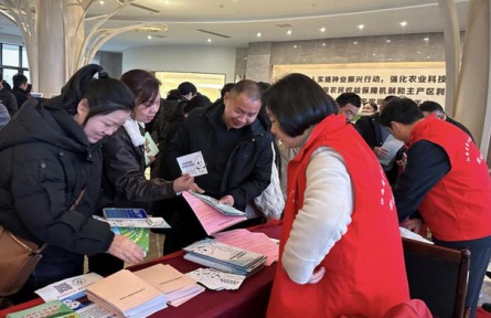 送科技下基層 助力種業(yè)振興