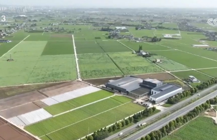 智能工廠、北斗+……科技“組合拳”賦能春耕春管 筑牢夏糧穩(wěn)產(chǎn)根基