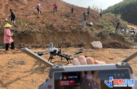 春耕無人機(jī)“真香”：“每畝10元搶著約”，有飛手3個(gè)月收入4萬