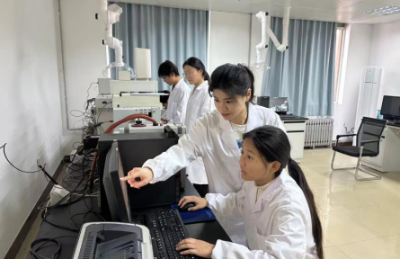 “苗氮清”破解水產育苗瓶頸 職教學子以綠色科技撬動產業(yè)轉型